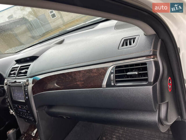 Білий Тойота Камрі, об'ємом двигуна 2.49 л та пробігом 240 тис. км за 15333 $, фото 16 на Automoto.ua