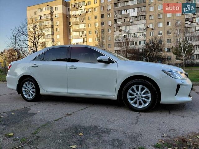 Белый Тойота Камри, объемом двигателя 2.5 л и пробегом 137 тыс. км за 16800 $, фото 5 на Automoto.ua