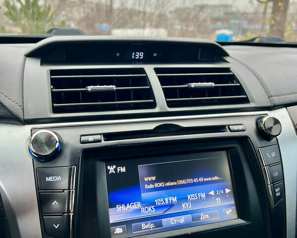 Белый Тойота Камри, объемом двигателя 2.49 л и пробегом 230 тыс. км за 14800 $, фото 17 на Automoto.ua