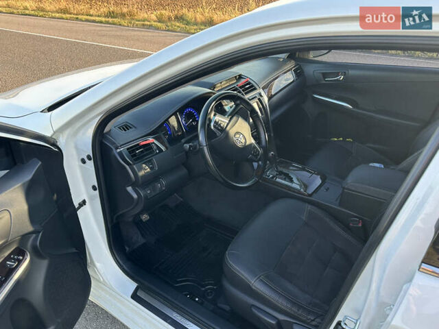 Белый Тойота Камри, объемом двигателя 2.49 л и пробегом 186 тыс. км за 17000 $, фото 11 на Automoto.ua
