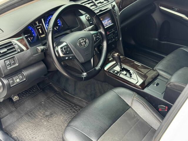 Белый Тойота Камри, объемом двигателя 2.5 л и пробегом 190 тыс. км за 13800 $, фото 11 на Automoto.ua