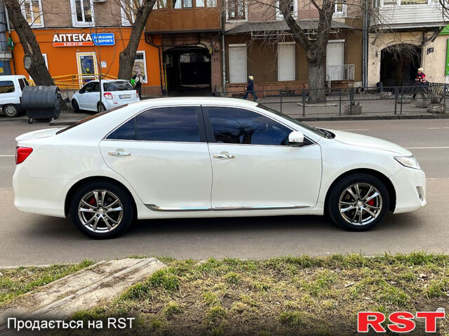 Белый Тойота Камри, объемом двигателя 2.5 л и пробегом 160 тыс. км за 8700 $, фото 7 на Automoto.ua