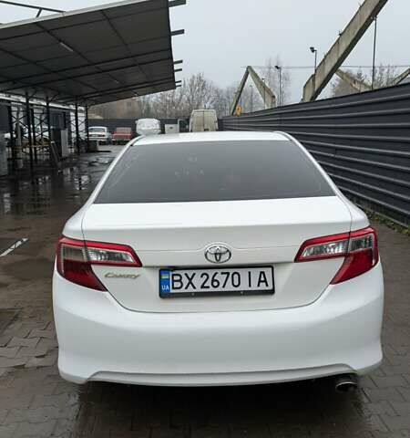 Белый Тойота Камри, объемом двигателя 2.49 л и пробегом 172 тыс. км за 9300 $, фото 5 на Automoto.ua