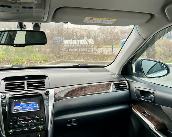 Белый Тойота Камри, объемом двигателя 2.49 л и пробегом 230 тыс. км за 14800 $, фото 19 на Automoto.ua