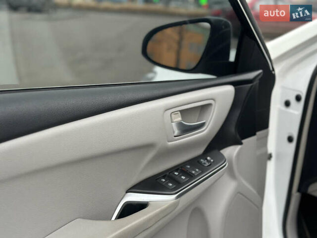 Білий Тойота Камрі, об'ємом двигуна 2.49 л та пробігом 241 тис. км за 13600 $, фото 11 на Automoto.ua