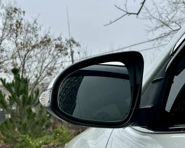 Белый Тойота Камри, объемом двигателя 2.49 л и пробегом 230 тыс. км за 14800 $, фото 12 на Automoto.ua