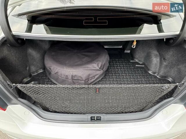 Белый Тойота Камри, объемом двигателя 2.49 л и пробегом 172 тыс. км за 17900 $, фото 35 на Automoto.ua