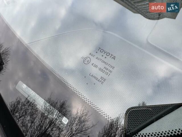 Белый Тойота Камри, объемом двигателя 2.49 л и пробегом 172 тыс. км за 17900 $, фото 13 на Automoto.ua