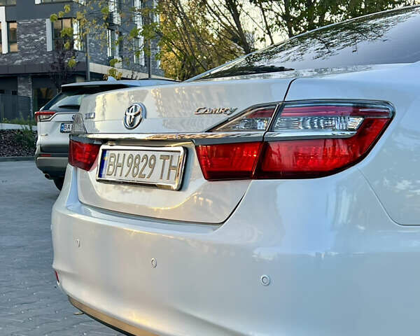 Тойота Камри 2015 в Кропивницком (Кировограде) на Automoto.ua Белый Тойота Камри, объемом двигателя 2.49 л и пробегом 230 тыс. км за 14800 $, фото 7 на Automoto.ua