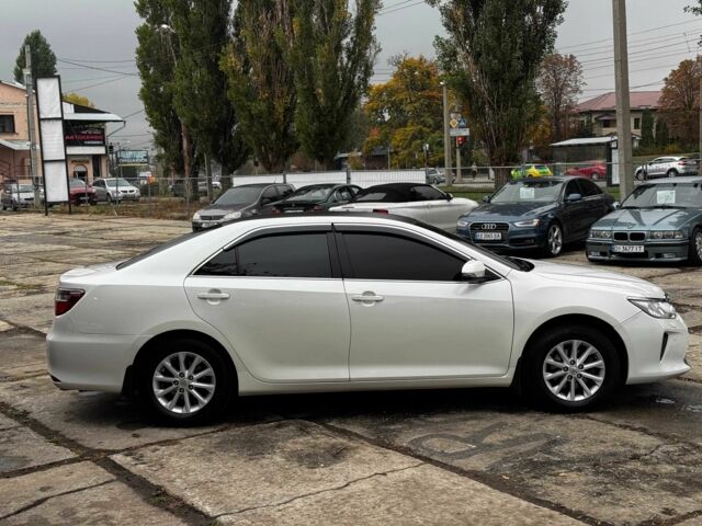 Белый Тойота Камри, объемом двигателя 2.5 л и пробегом 190 тыс. км за 13800 $, фото 5 на Automoto.ua
