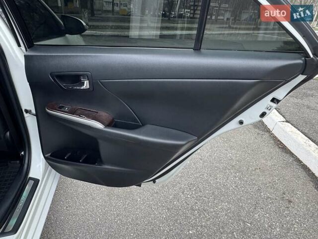 Белый Тойота Камри, объемом двигателя 2.49 л и пробегом 172 тыс. км за 17900 $, фото 29 на Automoto.ua