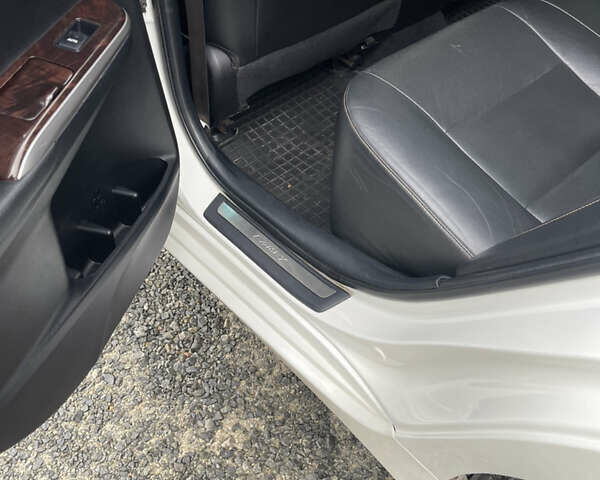 Білий Тойота Камрі, об'ємом двигуна 2.49 л та пробігом 240 тис. км за 15333 $, фото 23 на Automoto.ua