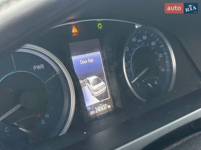 Білий Тойота Камрі, об'ємом двигуна 2.49 л та пробігом 241 тис. км за 13600 $, фото 10 на Automoto.ua