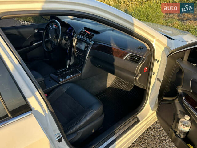 Белый Тойота Камри, объемом двигателя 2.49 л и пробегом 186 тыс. км за 17000 $, фото 8 на Automoto.ua