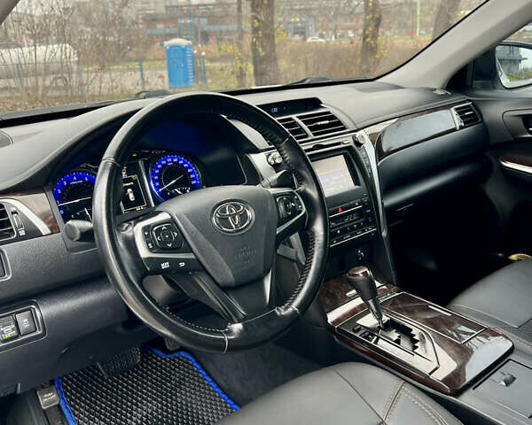 Белый Тойота Камри, объемом двигателя 2.49 л и пробегом 230 тыс. км за 14800 $, фото 13 на Automoto.ua