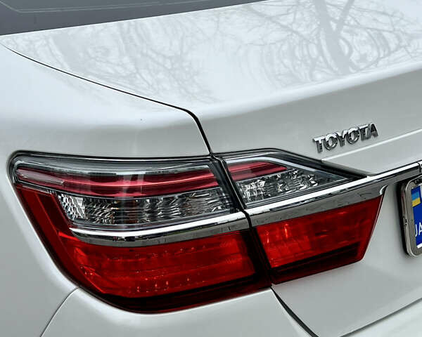 Белый Тойота Камри, объемом двигателя 2.49 л и пробегом 230 тыс. км за 14800 $, фото 6 на Automoto.ua