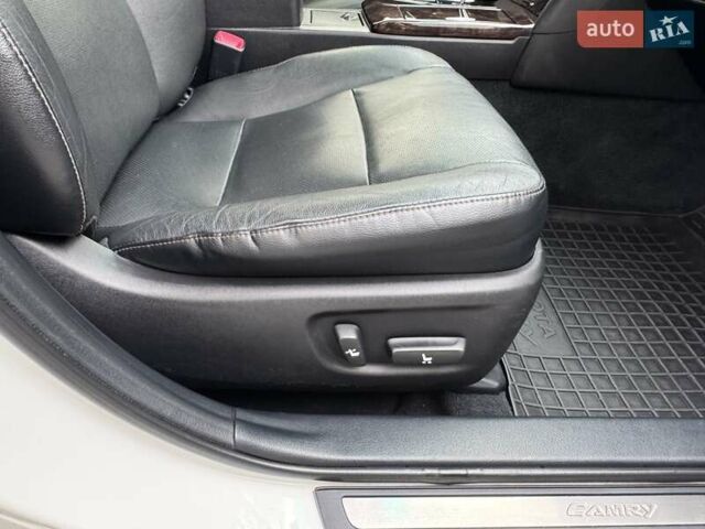 Белый Тойота Камри, объемом двигателя 2.49 л и пробегом 172 тыс. км за 17900 $, фото 27 на Automoto.ua