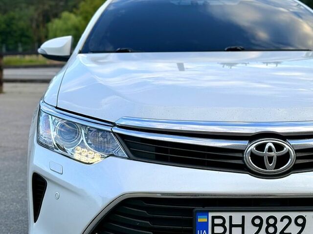 Белый Тойота Камри, объемом двигателя 2.5 л и пробегом 189 тыс. км за 14899 $, фото 1 на Automoto.ua