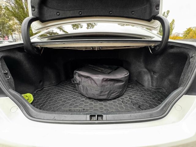 Белый Тойота Камри, объемом двигателя 2.5 л и пробегом 190 тыс. км за 13800 $, фото 16 на Automoto.ua