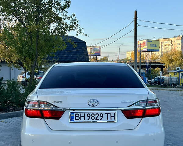 Тойота Камри 2015 в Кропивницком (Кировограде) на Automoto.ua Белый Тойота Камри, объемом двигателя 2.49 л и пробегом 230 тыс. км за 14800 $, фото 6 на Automoto.ua