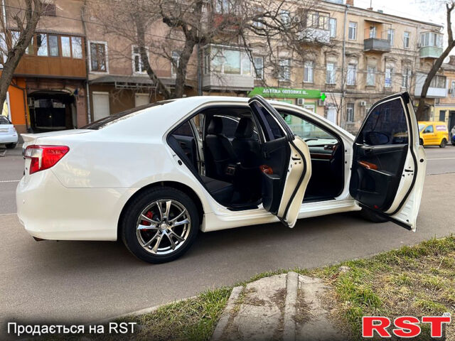 Белый Тойота Камри, объемом двигателя 2.5 л и пробегом 160 тыс. км за 8700 $, фото 8 на Automoto.ua