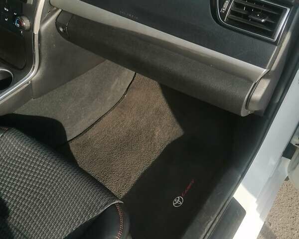 Білий Тойота Камрі, об'ємом двигуна 2.5 л та пробігом 280 тис. км за 13600 $, фото 7 на Automoto.ua