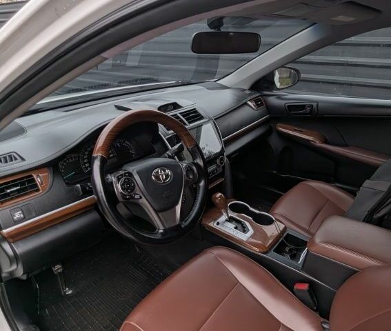 Белый Тойота Камри, объемом двигателя 2.5 л и пробегом 172 тыс. км за 9300 $, фото 9 на Automoto.ua