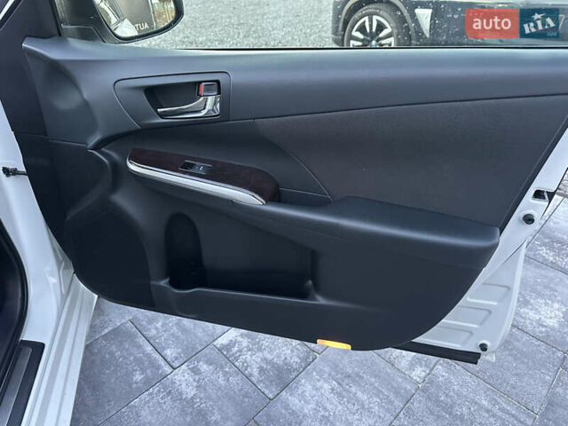 Белый Тойота Камри, объемом двигателя 2.49 л и пробегом 79 тыс. км за 17500 $, фото 42 на Automoto.ua