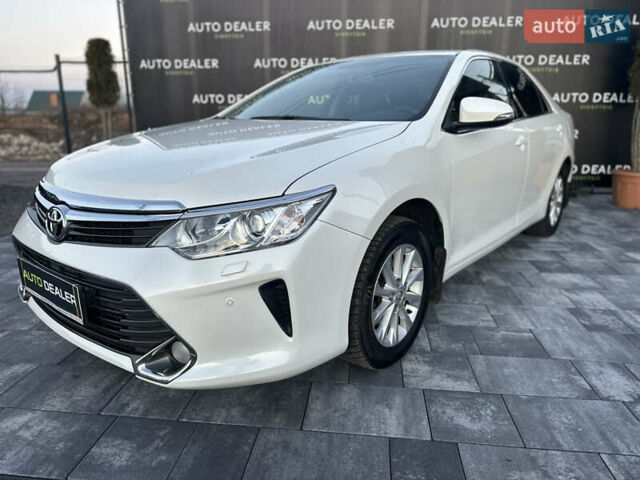Белый Тойота Камри, объемом двигателя 2.49 л и пробегом 79 тыс. км за 17500 $, фото 3 на Automoto.ua