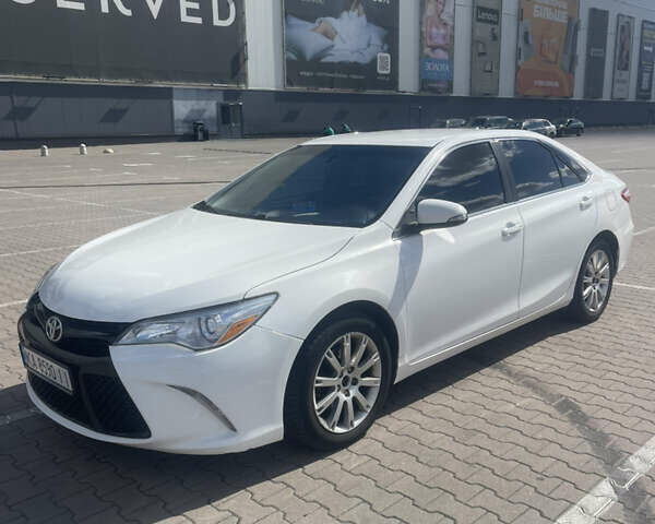 Белый Тойота Камри, объемом двигателя 2.49 л и пробегом 333 тыс. км за 11900 $, фото 9 на Automoto.ua