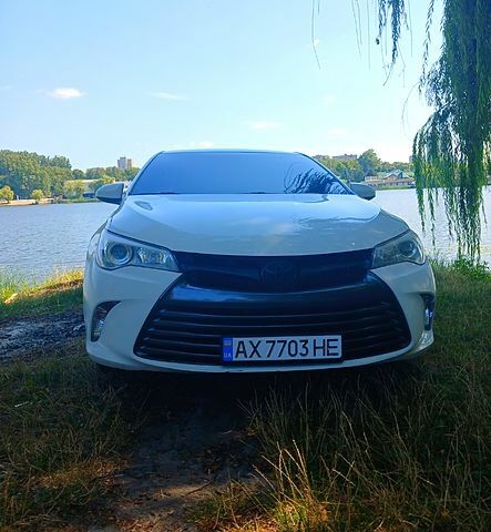 Белый Тойота Камри, объемом двигателя 2.5 л и пробегом 220 тыс. км за 13700 $, фото 3 на Automoto.ua