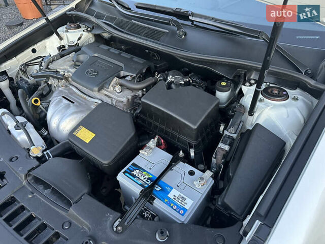 Белый Тойота Камри, объемом двигателя 2.49 л и пробегом 79 тыс. км за 17500 $, фото 47 на Automoto.ua