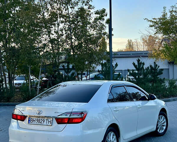 Тойота Камри 2015 в Кропивницком (Кировограде) на Automoto.ua Белый Тойота Камри, объемом двигателя 2.49 л и пробегом 230 тыс. км за 14800 $, фото 10 на Automoto.ua