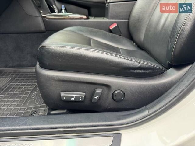 Белый Тойота Камри, объемом двигателя 2.49 л и пробегом 172 тыс. км за 17900 $, фото 18 на Automoto.ua