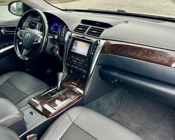 Белый Тойота Камри, объемом двигателя 2.49 л и пробегом 230 тыс. км за 14800 $, фото 20 на Automoto.ua