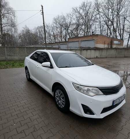 Белый Тойота Камри, объемом двигателя 2.49 л и пробегом 172 тыс. км за 9300 $, фото 2 на Automoto.ua