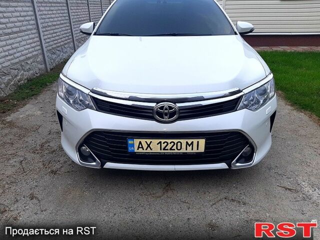 Белый Тойота Камри, объемом двигателя 1.6 л и пробегом 247 тыс. км за 15500 $, фото 3 на Automoto.ua