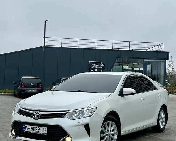 Белый Тойота Камри, объемом двигателя 2.49 л и пробегом 230 тыс. км за 14800 $, фото 3 на Automoto.ua