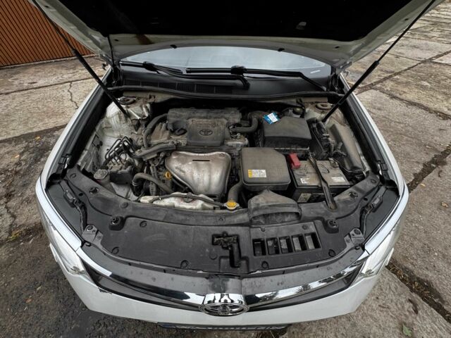 Белый Тойота Камри, объемом двигателя 2.5 л и пробегом 190 тыс. км за 13800 $, фото 18 на Automoto.ua