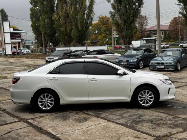 Белый Тойота Камри, объемом двигателя 2.5 л и пробегом 190 тыс. км за 13800 $, фото 6 на Automoto.ua