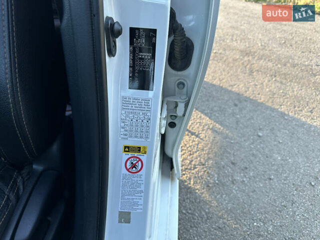 Белый Тойота Камри, объемом двигателя 2.49 л и пробегом 186 тыс. км за 17000 $, фото 1 на Automoto.ua