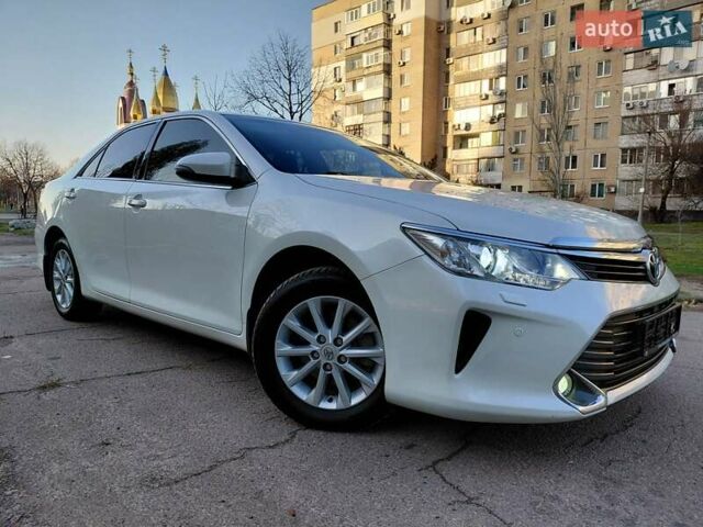Белый Тойота Камри, объемом двигателя 2.5 л и пробегом 137 тыс. км за 16800 $, фото 4 на Automoto.ua