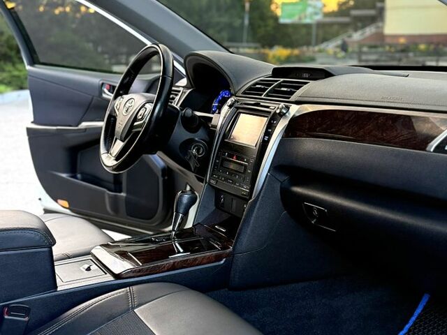 Белый Тойота Камри, объемом двигателя 2.5 л и пробегом 189 тыс. км за 14899 $, фото 5 на Automoto.ua