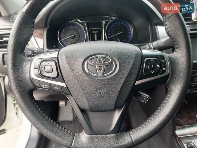 Белый Тойота Камри, объемом двигателя 2.49 л и пробегом 189 тыс. км за 18750 $, фото 20 на Automoto.ua