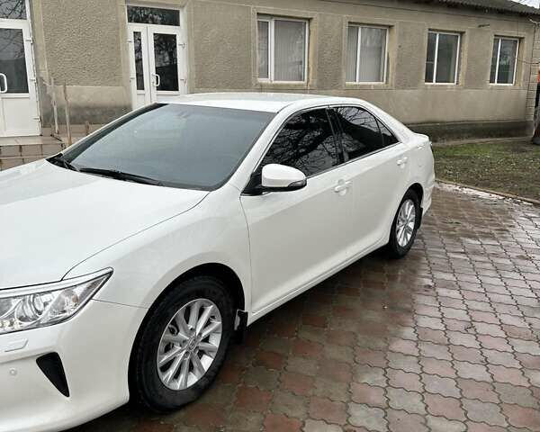 Білий Тойота Камрі, об'ємом двигуна 2.5 л та пробігом 170 тис. км за 18000 $, фото 3 на Automoto.ua
