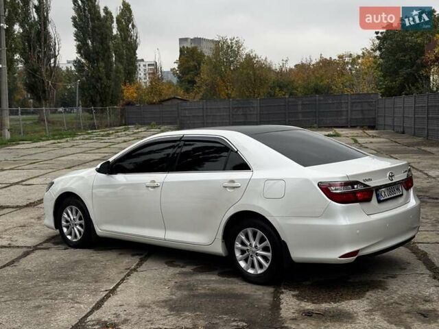 Белый Тойота Камри, объемом двигателя 2.49 л и пробегом 190 тыс. км за 13800 $, фото 3 на Automoto.ua