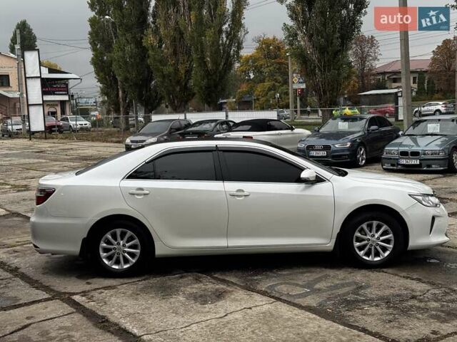 Белый Тойота Камри, объемом двигателя 2.49 л и пробегом 190 тыс. км за 13800 $, фото 5 на Automoto.ua