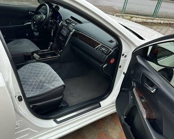 Білий Тойота Камрі, об'ємом двигуна 2.5 л та пробігом 170 тис. км за 18000 $, фото 12 на Automoto.ua