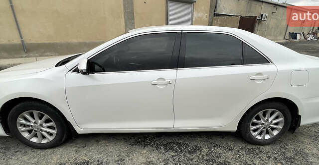 Білий Тойота Камрі, об'ємом двигуна 2.49 л та пробігом 240 тис. км за 15333 $, фото 12 на Automoto.ua