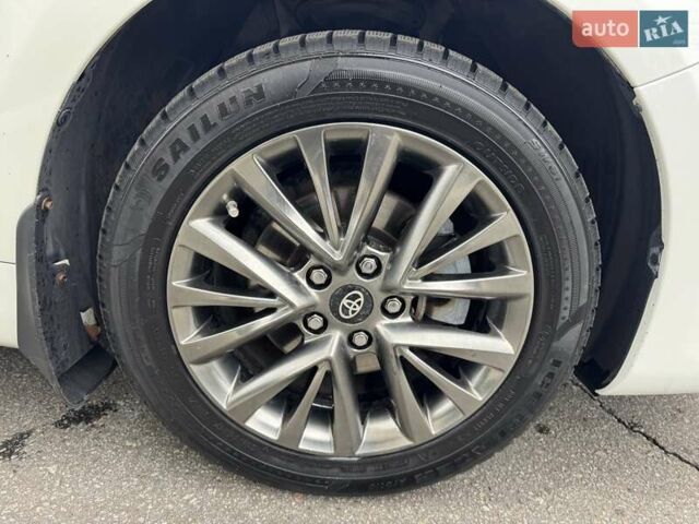 Белый Тойота Камри, объемом двигателя 2.49 л и пробегом 172 тыс. км за 17900 $, фото 14 на Automoto.ua